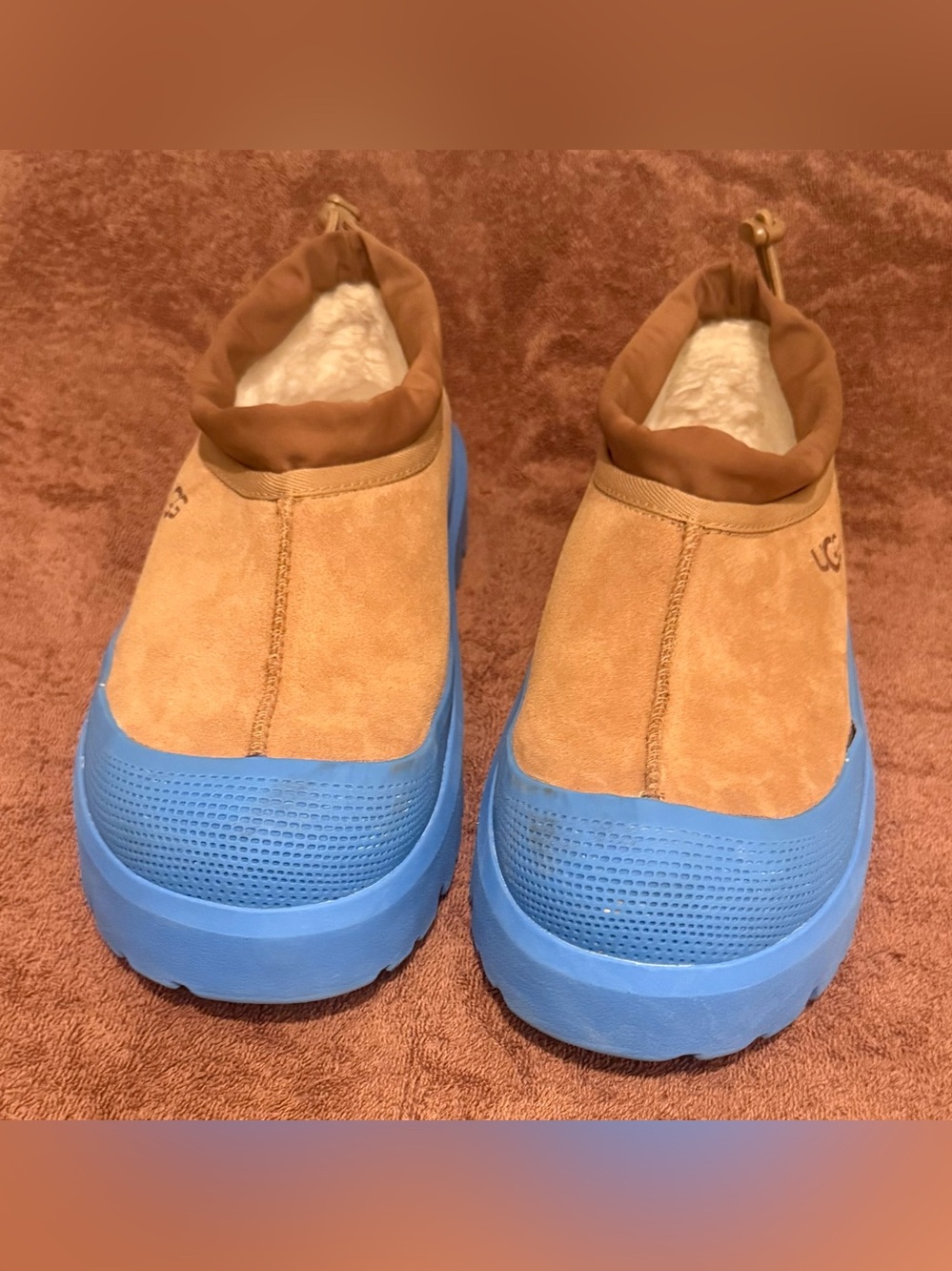 UGG Men's Tan Suede Slip-On Casual Shoes Blue Sole Logo Round Toe Size 11 - Picture 2 of 9